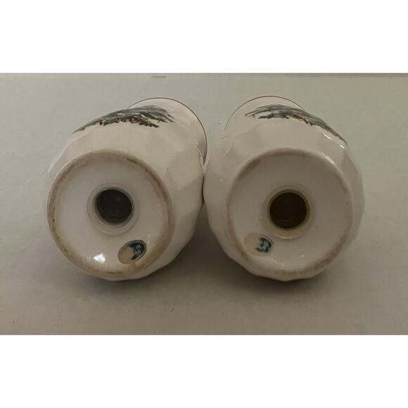 Vintage Christmas Salt and Pepper Shakers Decorated Tree Made in Japan - Picture 4 of 7